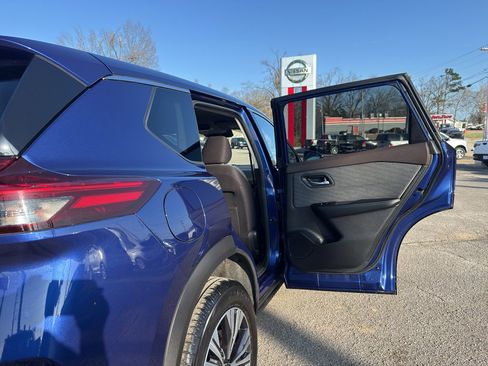 Used 2021 Nissan Rogue SV image 21