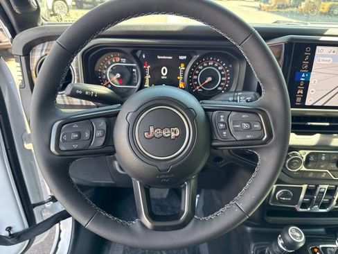 New 2026 Jeep Gladiator Sport AWD/4WD image 12