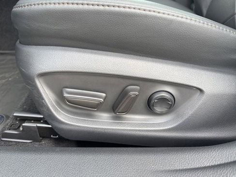 Used 2018 Toyota Camry XLE FWD image 19