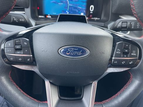 Used 2025 Ford Explorer ST-Line w/ ST-Line Street Pack AWD/4WD image 20