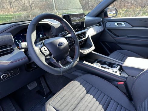 New 2026 Ford Explorer ST-Line w/ ST-Line Street Pack image 29