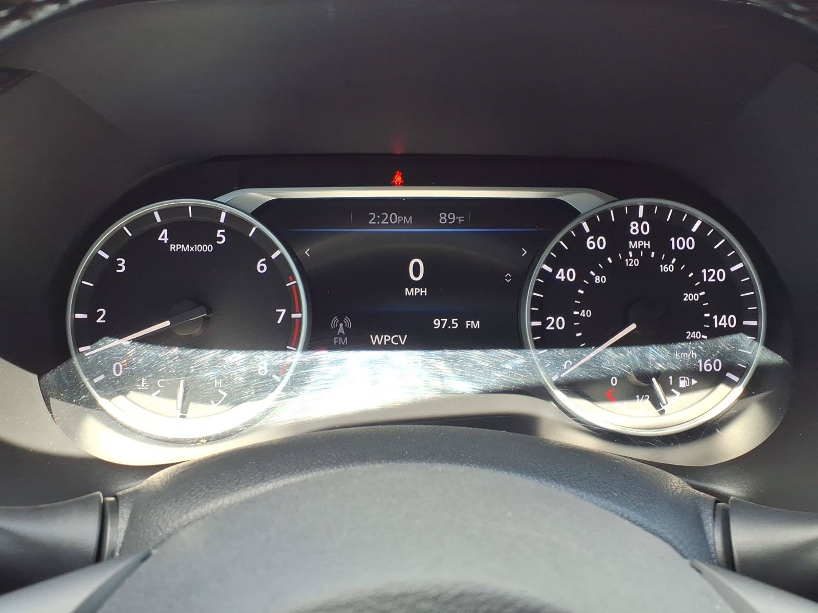 Used 2022 Nissan Sentra SR w/ SR Premium Package FWD image 34