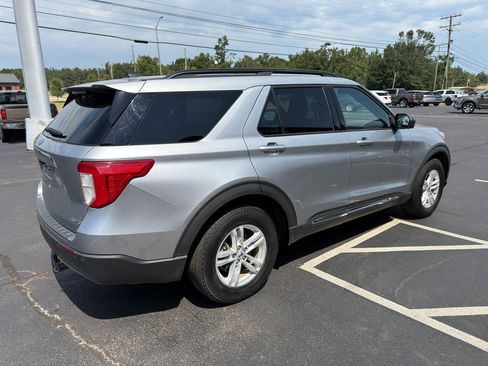Used 2021 Ford Explorer XLT w/ Equipment Group 202A AWD/4WD image 5