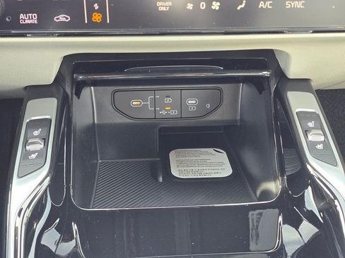 New 2026 Kia Sorento SX Prestige AWD/4WD image 33