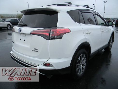Used 2016 Toyota RAV4 XLE w/ Convenience Package AWD/4WD image 2