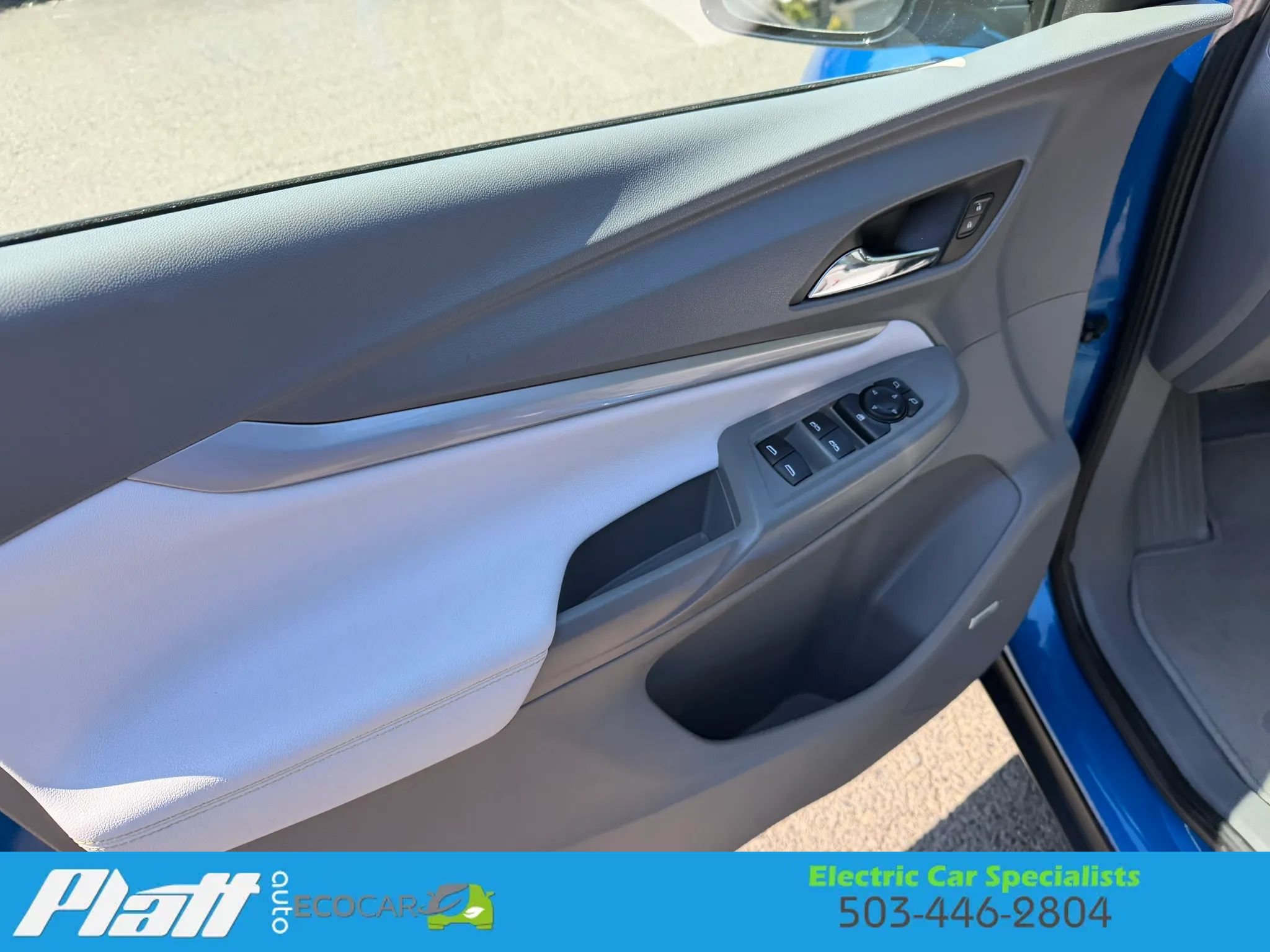 Used 2022 Chevrolet Bolt EUV Premier w/ Sun & Sound Package FWD image 17