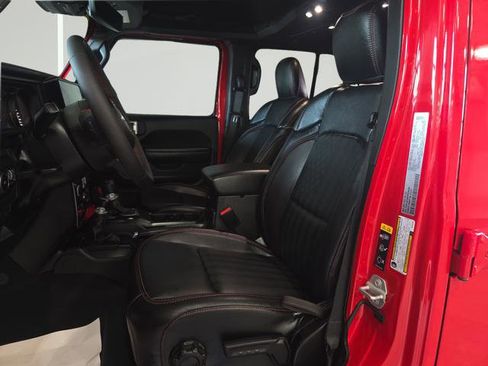 Used 2024 Jeep Wrangler Unlimited Rubicon w/ Technology Group image 12