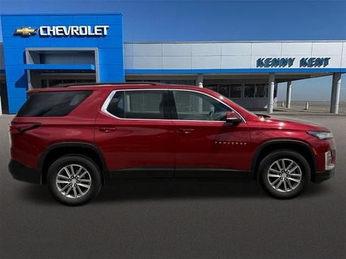 Used 2023 Chevrolet Traverse LT FWD image 3
