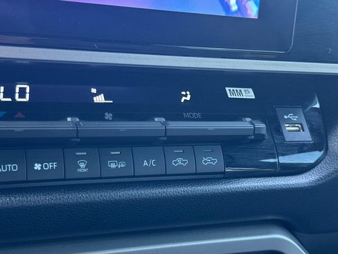 Used 2025 Toyota Tundra SR5 w/ SR5 Convenience Package AWD/4WD image 27
