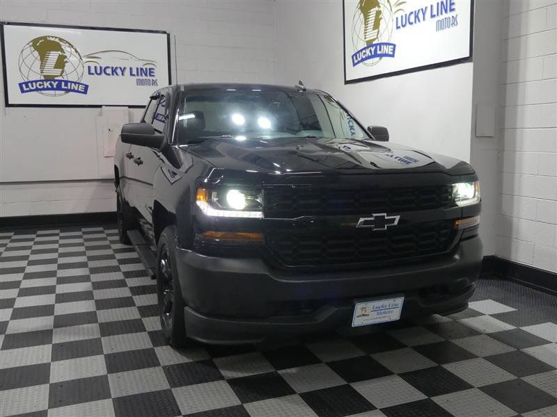 Used 2018 Chevrolet Silverado 1500 W/T w/ Black Out Edition AWD/4WD image 5