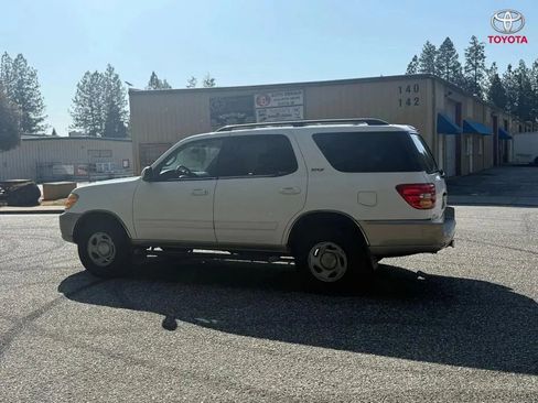Used 2003 Toyota Sequoia SR5 image 9