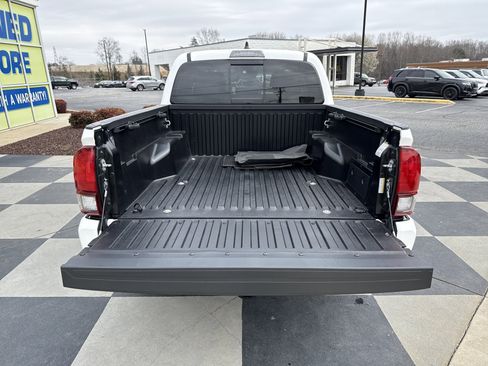 Used 2023 Toyota Tacoma SR5 w/ Technology Package image 32