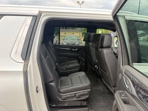 Used 2021 GMC Yukon XL Denali w/ Denali Premium Package AWD/4WD image 24