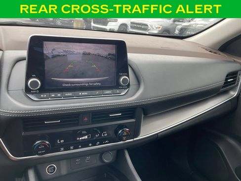 Used 2023 Nissan Rogue SV AWD/4WD image 18