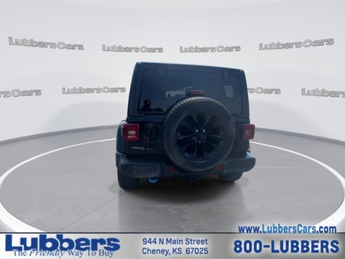 Used 2022 Jeep Wrangler Unlimited Sahara w/ Cold Weather Group AWD/4WD image 7