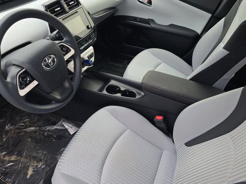 Used 2016 Toyota Prius Two FWD image 7
