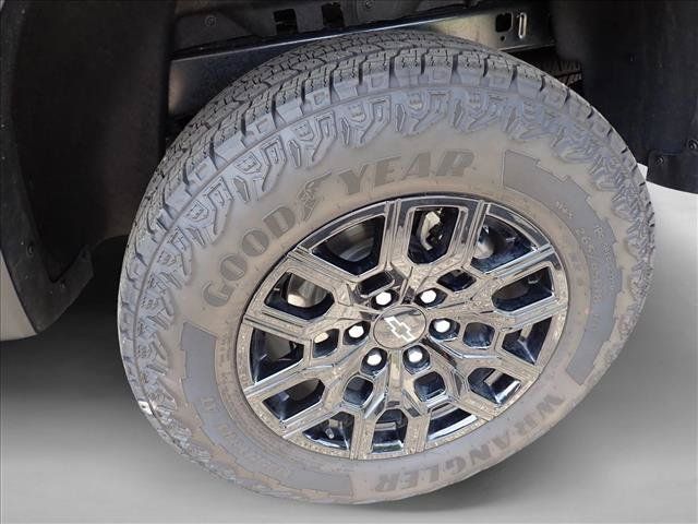 Used 2026 Chevrolet Colorado Trail Boss AWD/4WD image 7