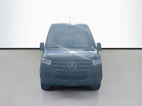 Used 2024 Mercedes-Benz Sprinter 2500 image 8