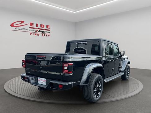 Used 2021 Jeep Gladiator Overland AWD/4WD image 10