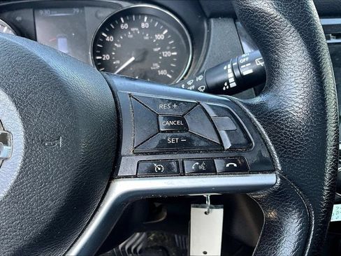 Used 2017 Nissan Rogue S AWD/4WD image 11
