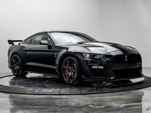 Used 2021 Ford Mustang Shelby GT500 w/ Carbon Fiber Track Pack image 22