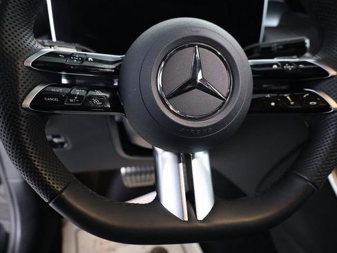 Used 2026 Mercedes-Benz GLC 300 4MATIC image 16