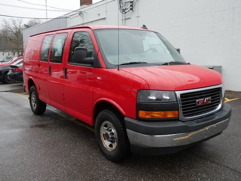 Used 2017 GMC Savana 2500 image 2