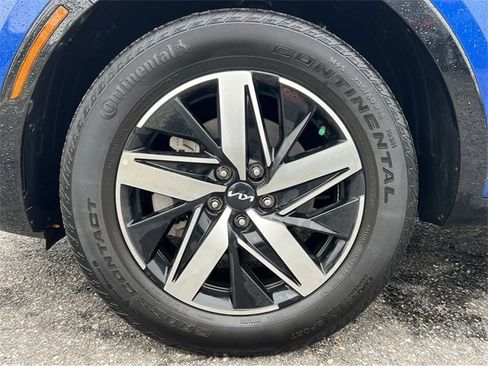 Certified 2023 Kia Sorento S image 10