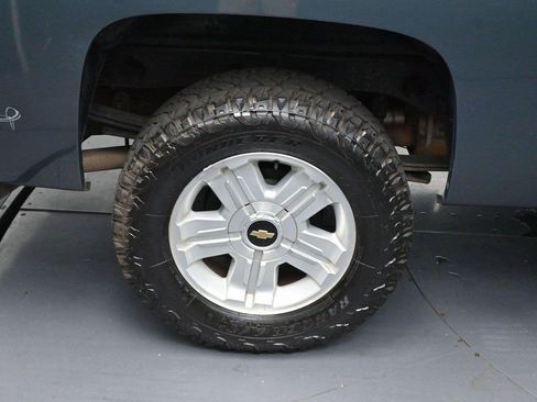 Used 2011 Chevrolet Silverado 1500 LT w/ All-Star Edition AWD/4WD image 30