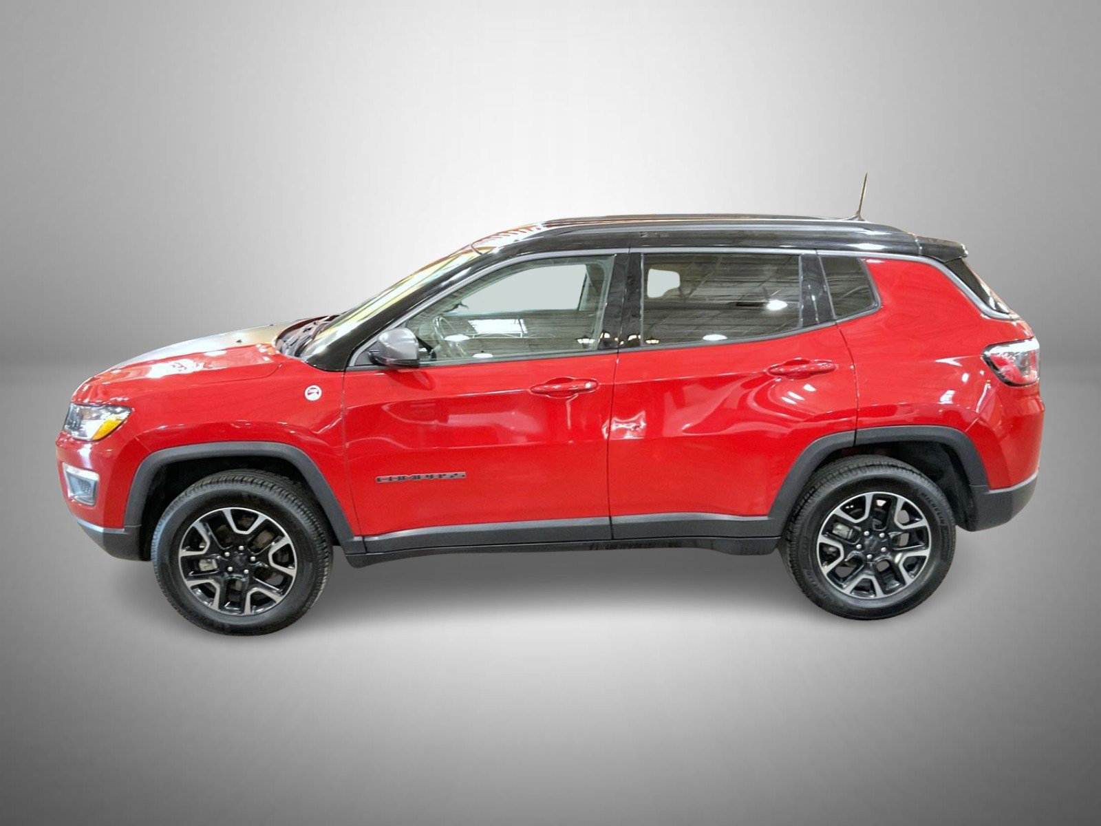 Used 2019 Jeep Compass Trailhawk w/ Cold Weather Group AWD/4WD image 8