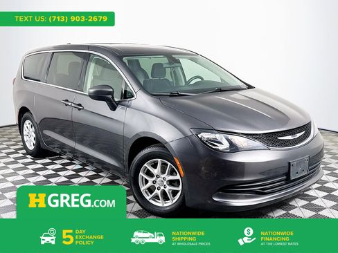 Used 2020 Chrysler Voyager LX FWD image 1