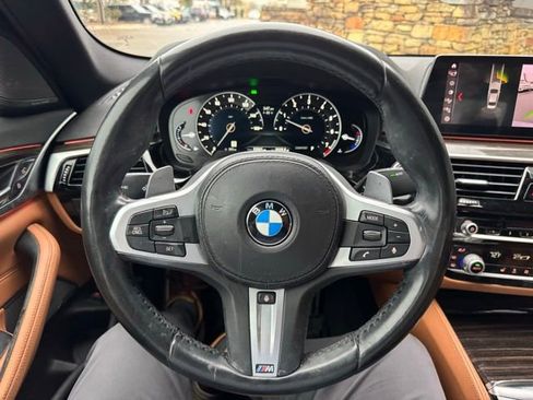 Used 2019 BMW 530i xDrive w/ M Sport Package image 17