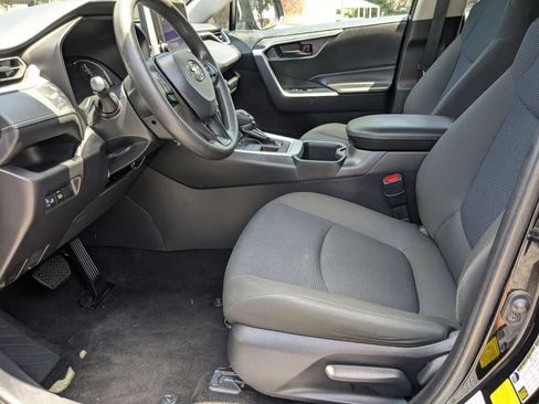 Used 2025 Toyota RAV4 LE AWD/4WD image 11