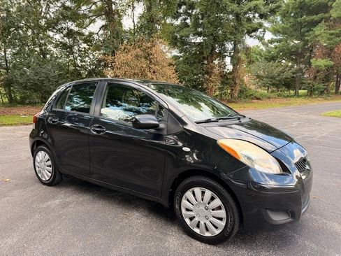 Used 2009 Toyota Yaris 4-Door Hatchback w/ PWR Pkg w/Steel Wheels FWD image 4