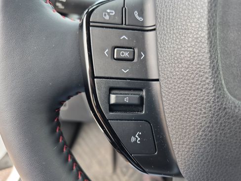 Used 2026 Toyota Prius Plug-In Hybrid FWD image 16