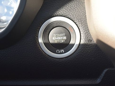 Used 2020 RAM 1500 Laramie AWD/4WD image 35