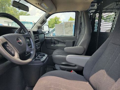 Used 2024 GMC Savana 2500 w/ Driver Convenience Package RWD image 9