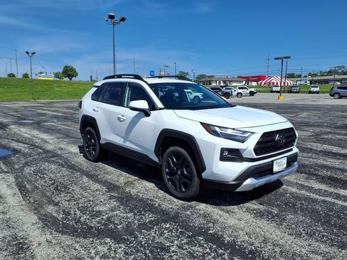 Used 2024 Toyota RAV4 Adventure AWD/4WD image 8