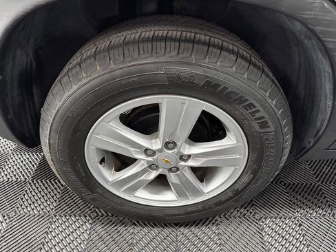 Used 2019 Chevrolet Trax LT w/ LT Convenience Package image 17