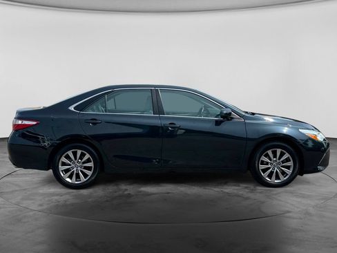 Used 2015 Toyota Camry XLE w/ Moonroof Package FWD image 11