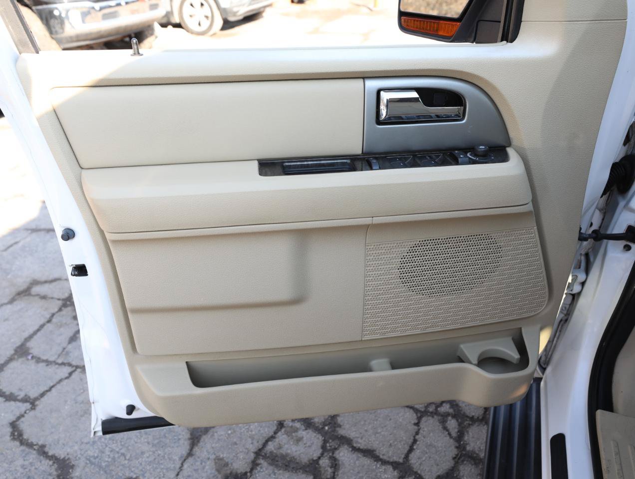 Used 2016 Ford Expedition Limited AWD/4WD image 18