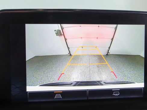 Used 2022 GMC Yukon XL SLE image 20