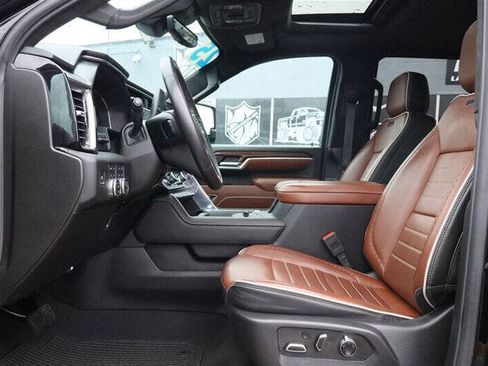 Used 2025 GMC Sierra 3500 Denali Ultimate AWD/4WD image 15