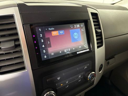 Used 2014 Nissan Frontier SV image 22