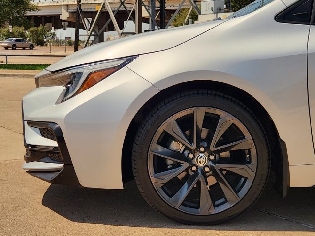 Used 2023 Toyota Corolla SE FWD image 5