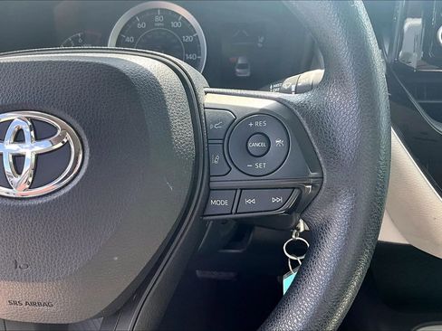 Used 2022 Toyota Corolla LE image 20