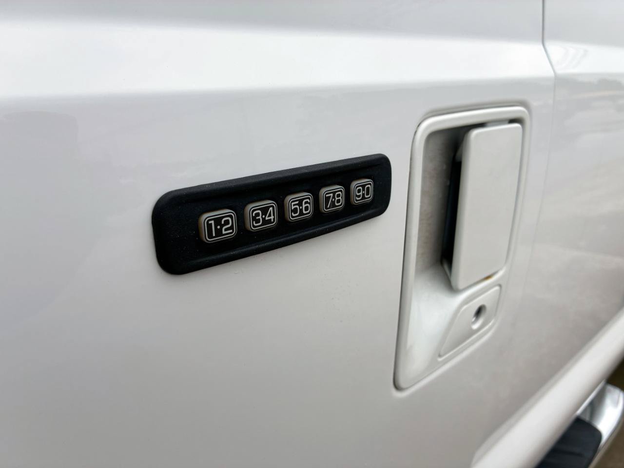 Used 2016 Ford F350 Lariat w/ Lariat Interior Package AWD/4WD image 8