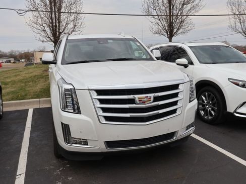 Used 2020 Cadillac Escalade ESV Luxury image 4