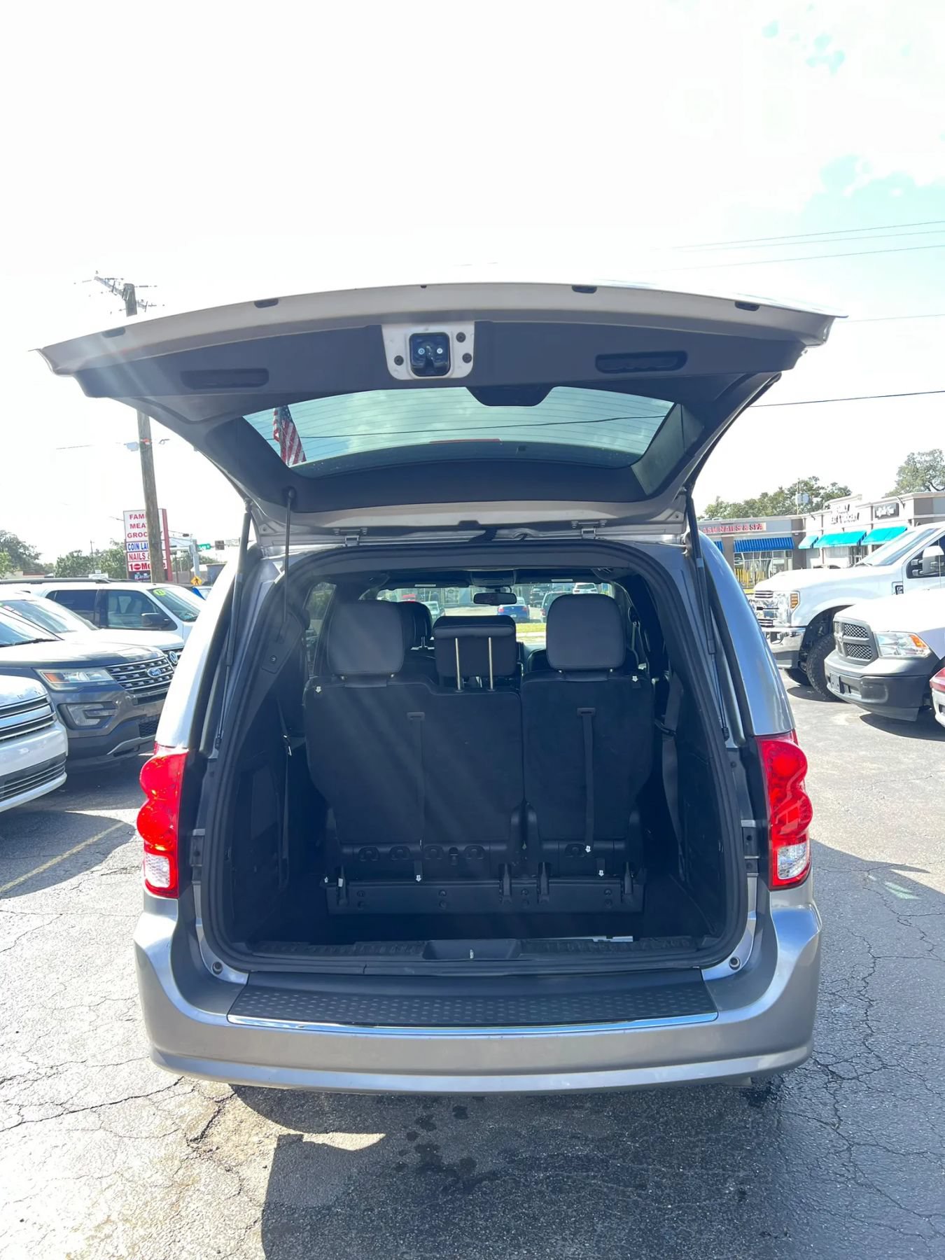 Used 2018 Dodge Grand Caravan GT FWD image 21