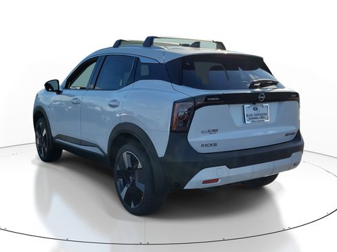 New 2026 Nissan Kicks SR w/ Cold Weather Package image 3